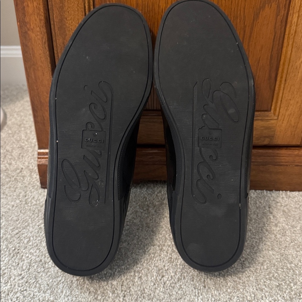 Gucci Black Sneakers with Red & Green Trim - Picture 9 of 10